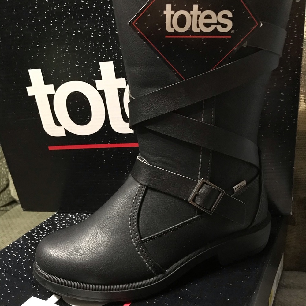Woman’s waterproof totes boots